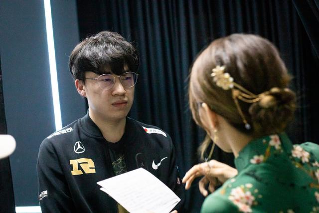 RNG小虎有多勤奋？1张“收藏夹资料图”火了，PDD的点评一针见血