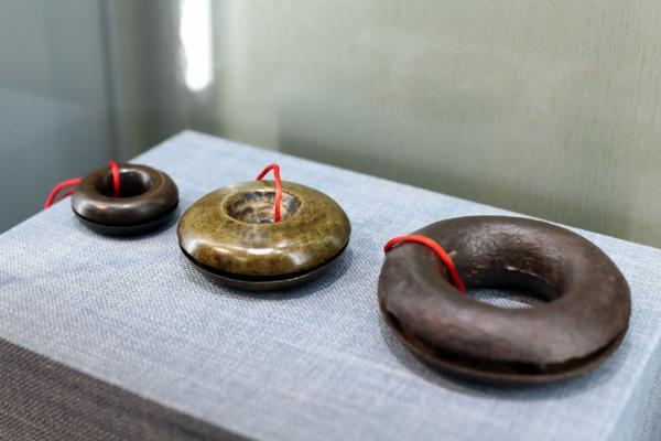 他用20多年收藏4000余件铃铛，“铃韵