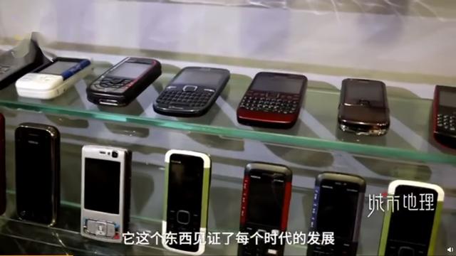 这才是真发烧友！大神花200万收藏上万部手机：能直接开博物馆