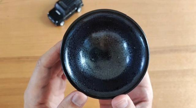 古玩儿作假套路深，新的摔碎当老的卖