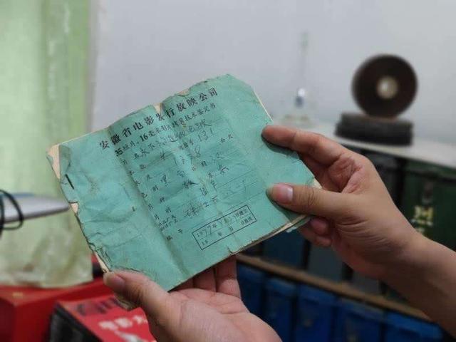 “收藏”历史的年轻人：在百部黑白电影胶片中汲取红色精神力量