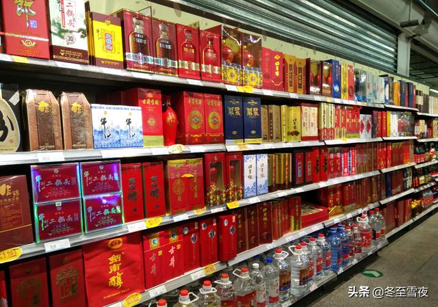 老酒鬼收藏的8款白酒，全是好喝不贵的珍品粮食酒，堪称酒界良心