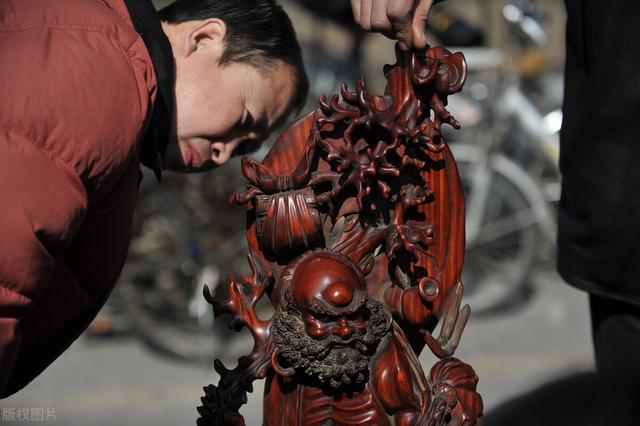 古玩收藏20年疯狂期已经过去，儿女不要古玩，比古玩卖不掉更严重